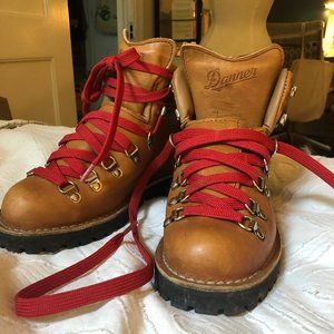 Danner Womens' Mountain Light Cascade Hiking Boots